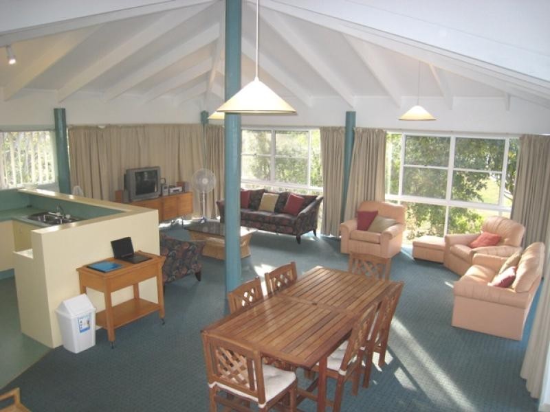 18 Cardwell St, Arakoon NSW 2431