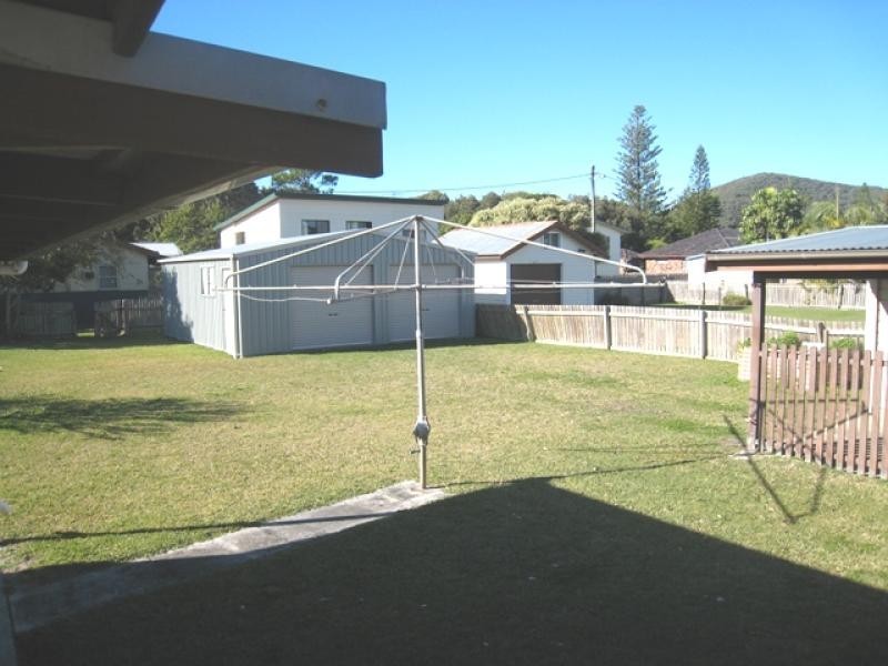 45 Straight Street, Hat Head NSW 2440