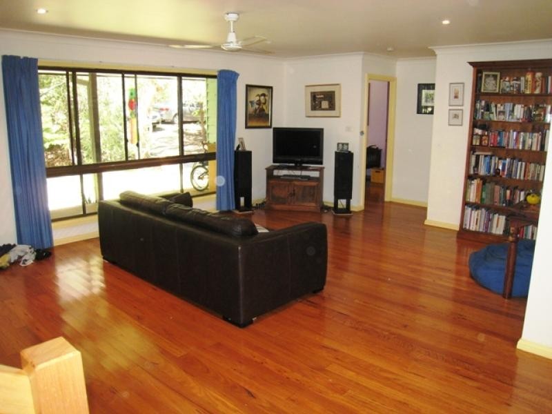 35 Russell St, Arakoon NSW 2431