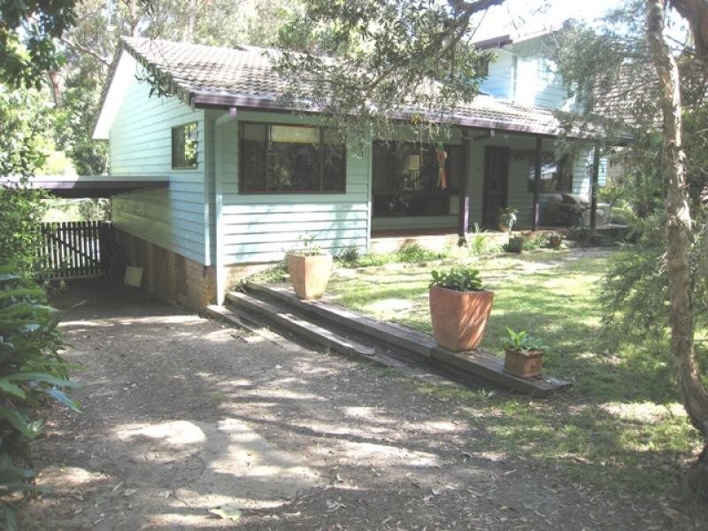 35 Russell St, Arakoon NSW 2431