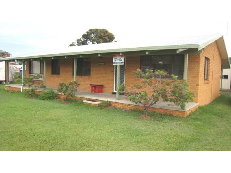 18 Straight Street, Hat Head NSW 2440