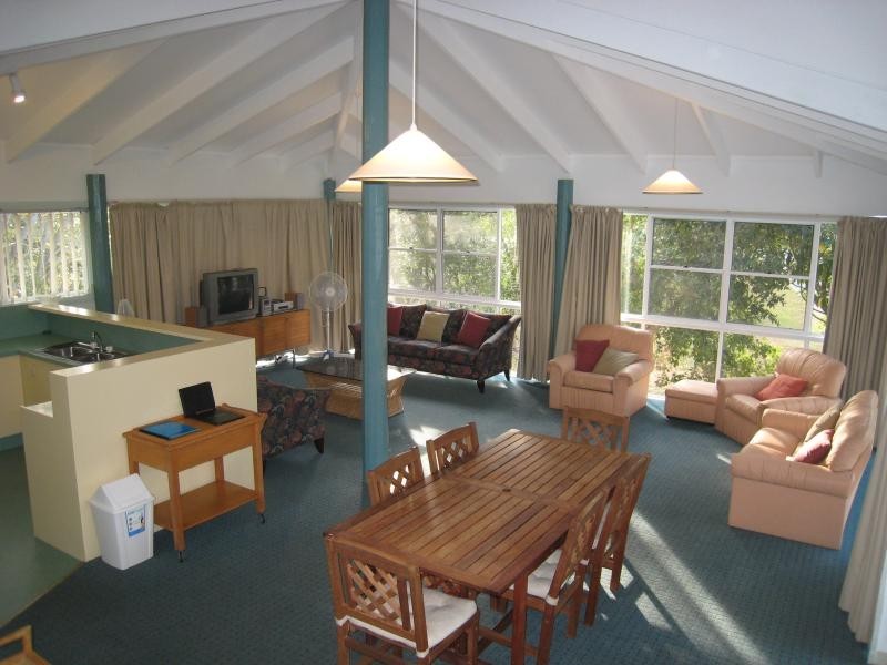 18 Cardwell St, Arakoon NSW 2431