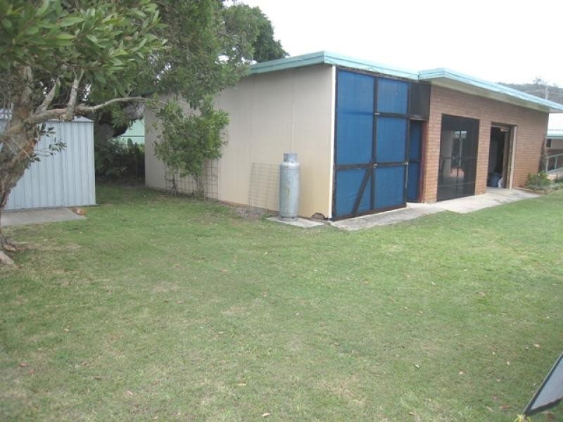 7 Creek St, Hat Head NSW 2440