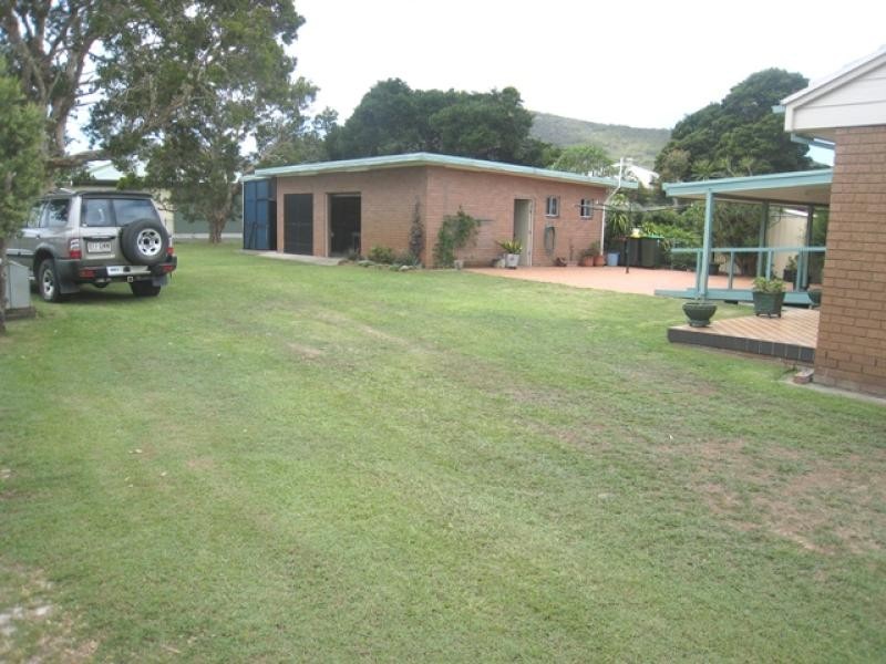 7 Creek St, Hat Head NSW 2440