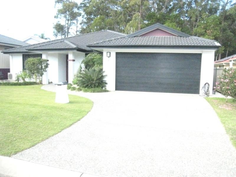 2 Yulgilbar Pl, South West Rocks NSW 2431