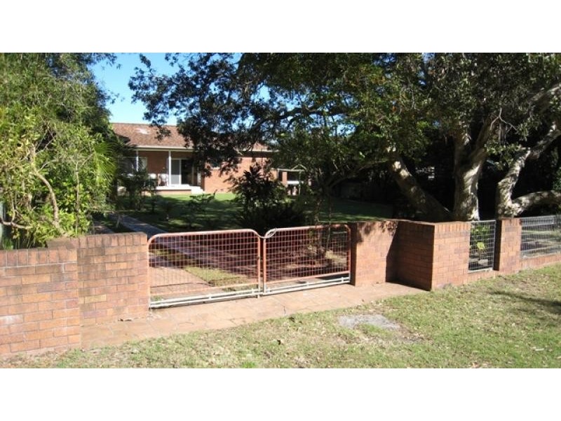 40 Bay St, Hat Head NSW 2440