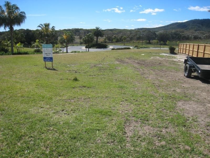 2 Rosedale Ave, South West Rocks NSW 2431