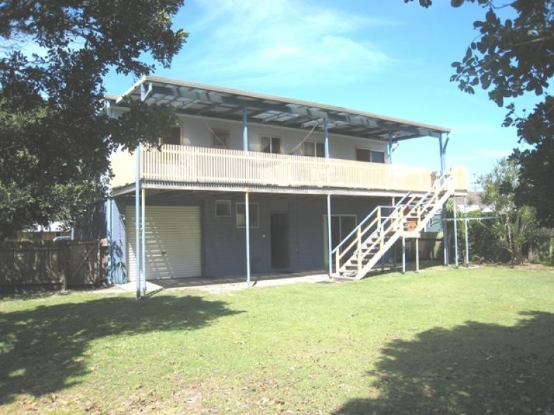 13 Straight St, Hat Head NSW 2440
