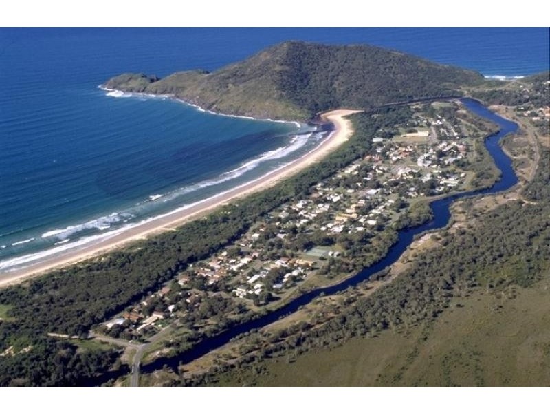 4 Schnapper Close, Hat Head NSW 2440