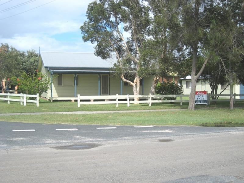 2 Straight St, Hat Head NSW 2440