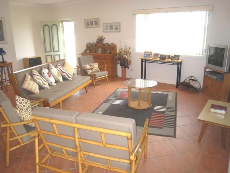 2 Straight St, Hat Head NSW 2440