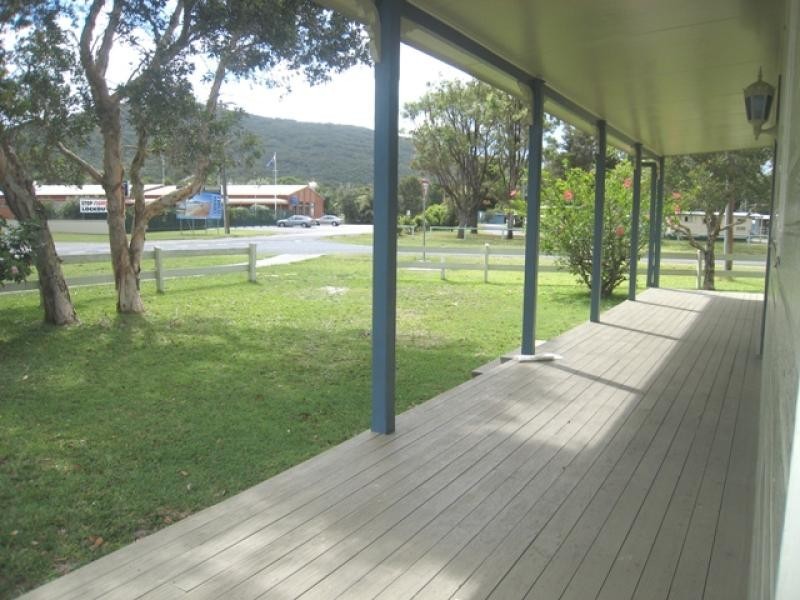 2 Straight St, Hat Head NSW 2440