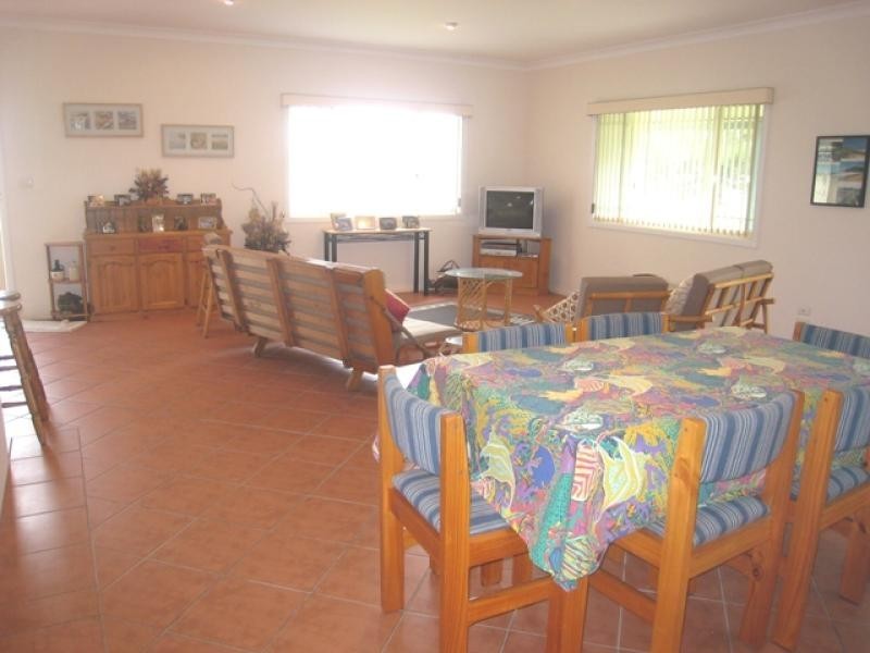 2 Straight St, Hat Head NSW 2440