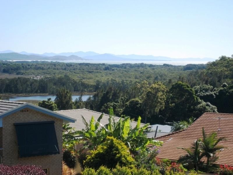 4 Salmon Circuit, South West Rocks NSW 2431