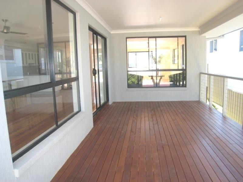 11 Yulgilbar Pl, South West Rocks NSW 2431
