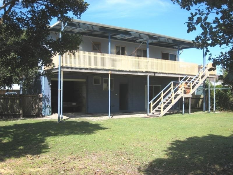 13 Straight St, Hat Head NSW 2440