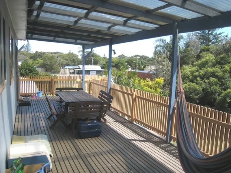 13 Straight St, Hat Head NSW 2440