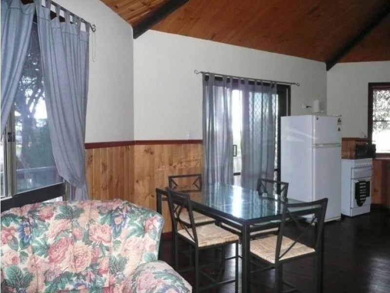 11 Raglan Street, Hopetoun WA 6348