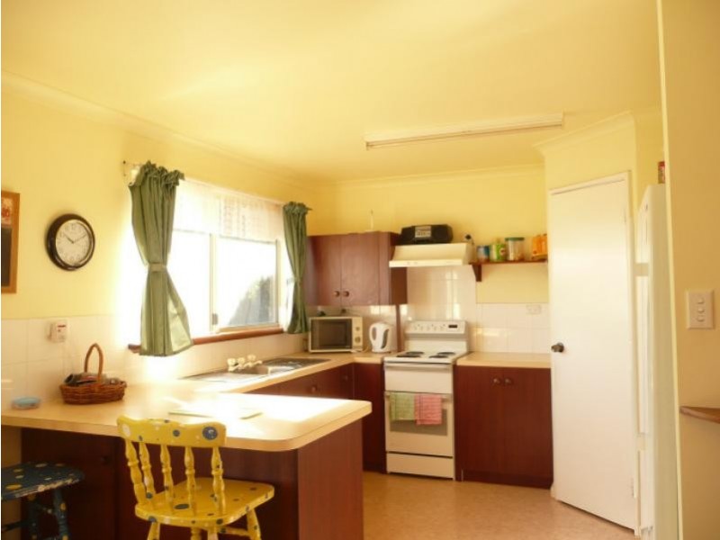 4 Raglan Street, Hopetoun WA 6348