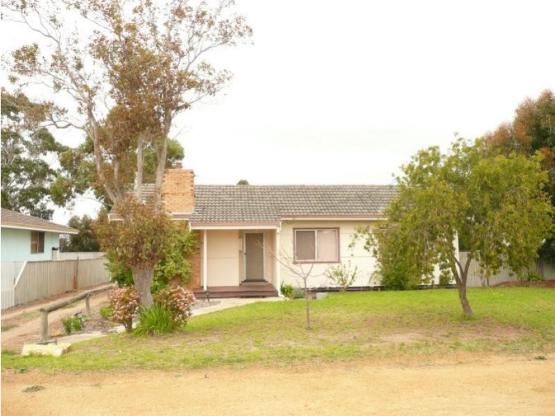 13 Coral Sea Rd, Jerramungup WA 6337