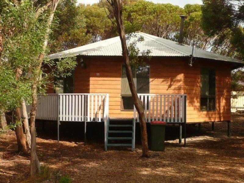 11 Raglan Street, Hopetoun WA 6348