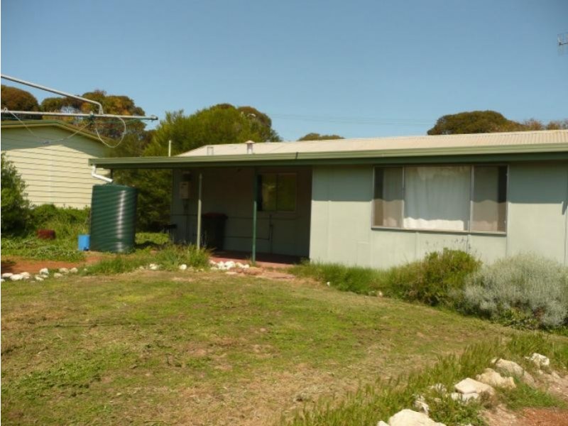 10 Douglas Street, Hopetoun WA 6348