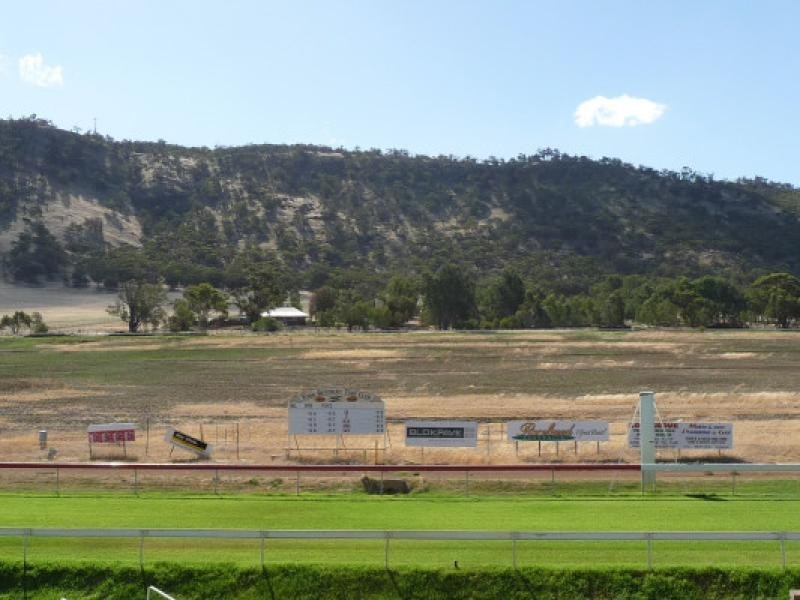 3 North Road, York WA 6302