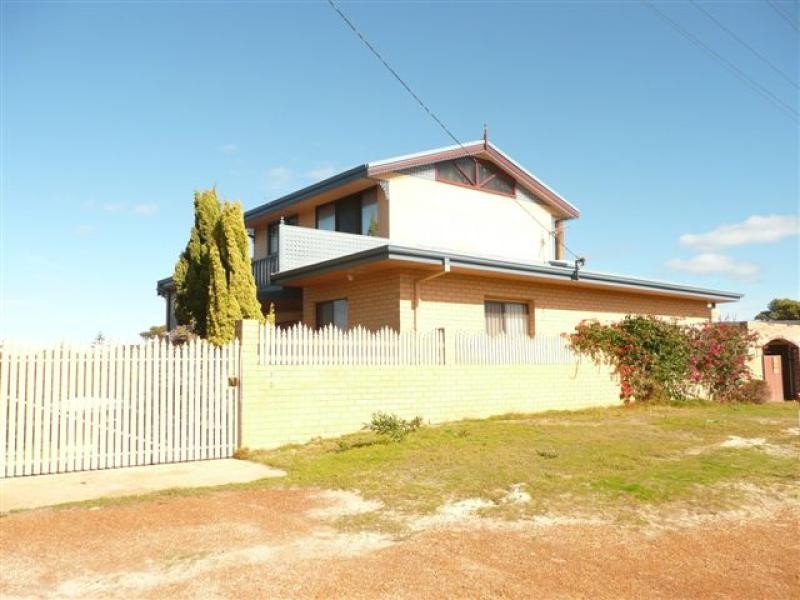 13 Canning Blvd, Hopetoun WA 6348