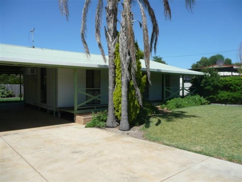 4 Flinders St, Hopetoun WA 6348