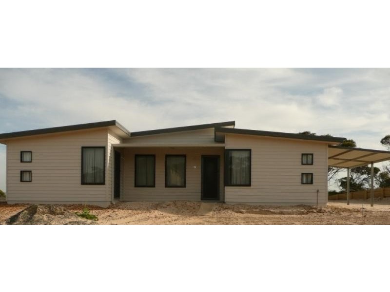 8 France St, Hopetoun WA 6348