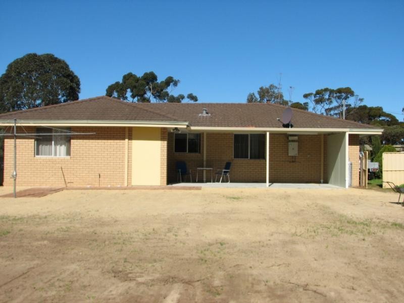 17 Daw Street, Ravensthorpe WA 6346