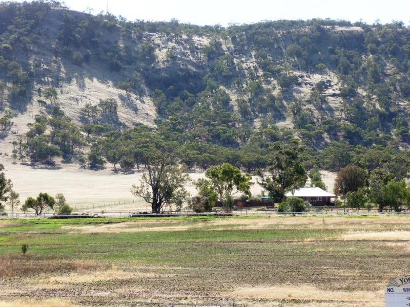 3 North Rd, York WA 6302