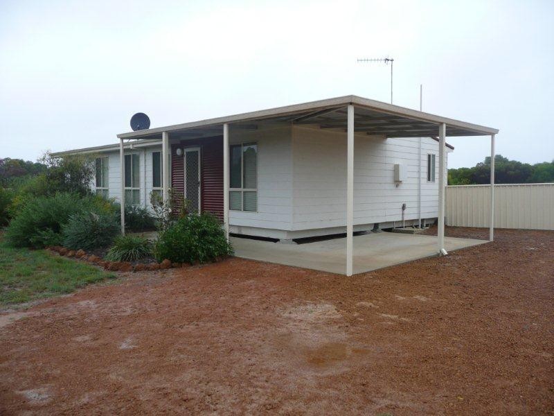 241 Cambewarra Drive, Hopetoun WA 6348