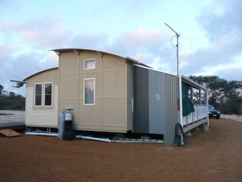 8 West Bank Close, Hopetoun WA 6348