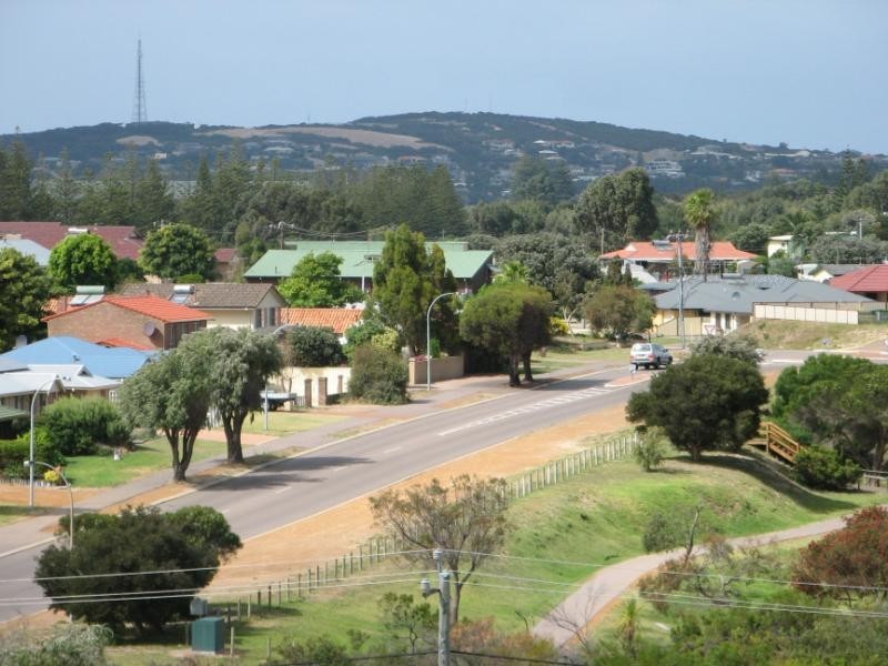 15 Easton Rd, Castletown WA 6450