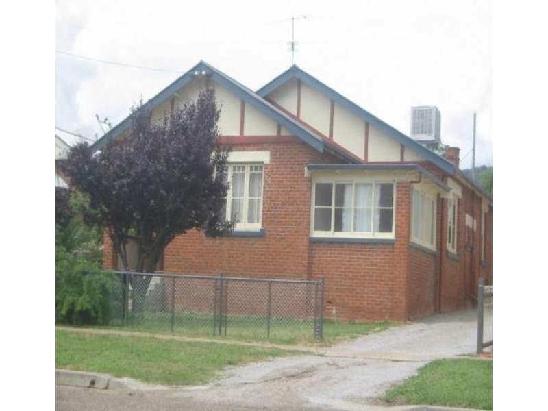 158 Carthage Street, Tamworth NSW 2340