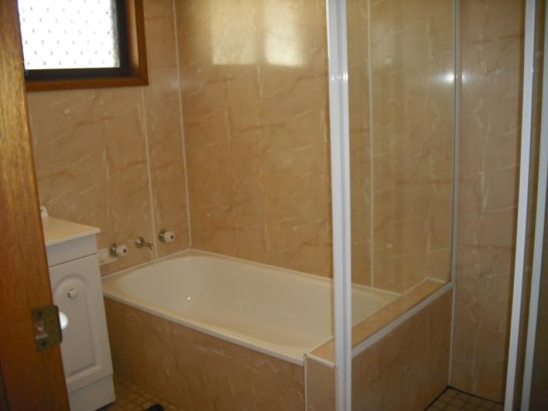 2/101 Petra Ave, Tamworth NSW 2340