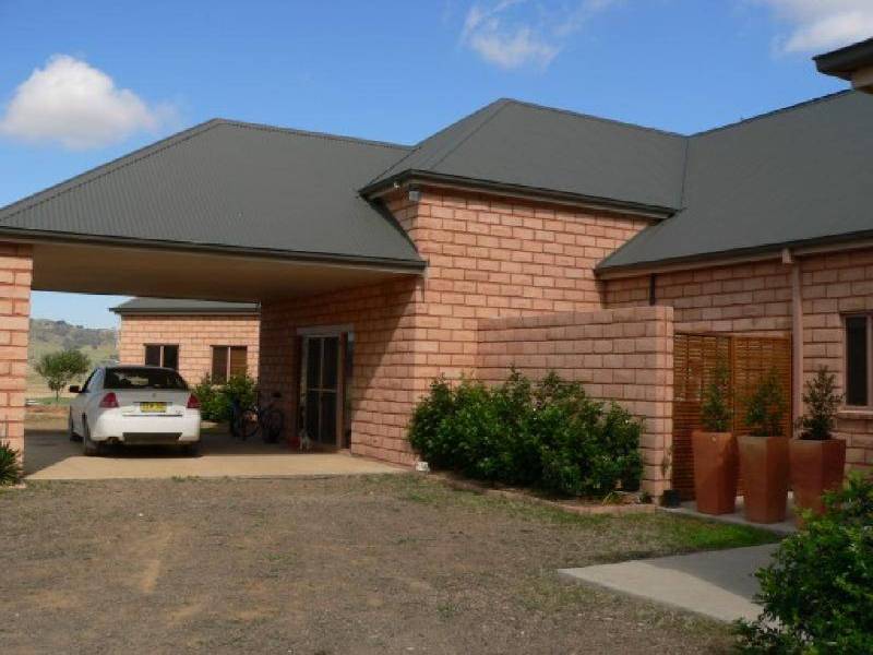 1 MONTARAY ROAD, LOOMBERAH ‘KOORAMILLA’, Tamworth NSW 2340