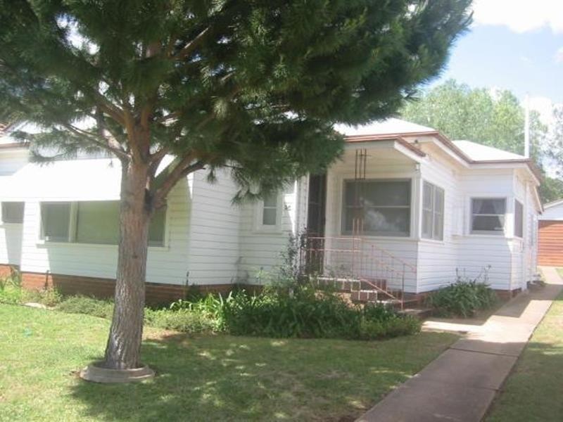 16 Raglan Street, Tamworth NSW 2340