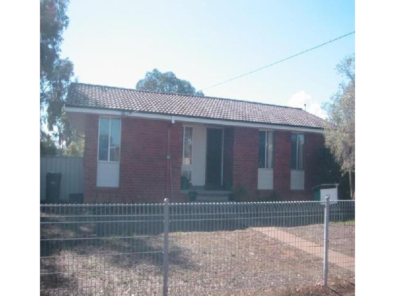 11 SUE CRESCENT, Tamworth NSW 2340