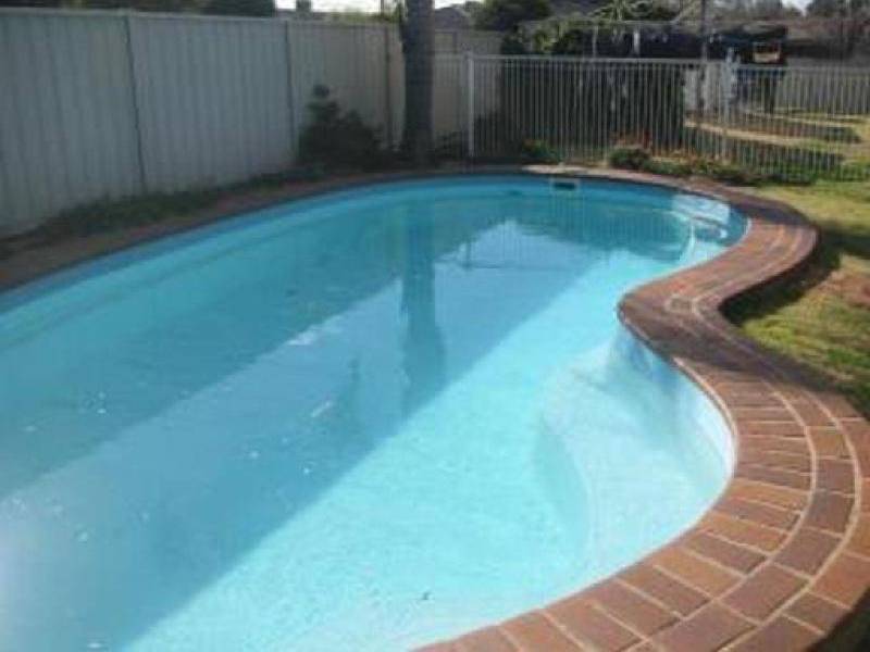 6 NOWLAND CRESCENT, Tamworth NSW 2340