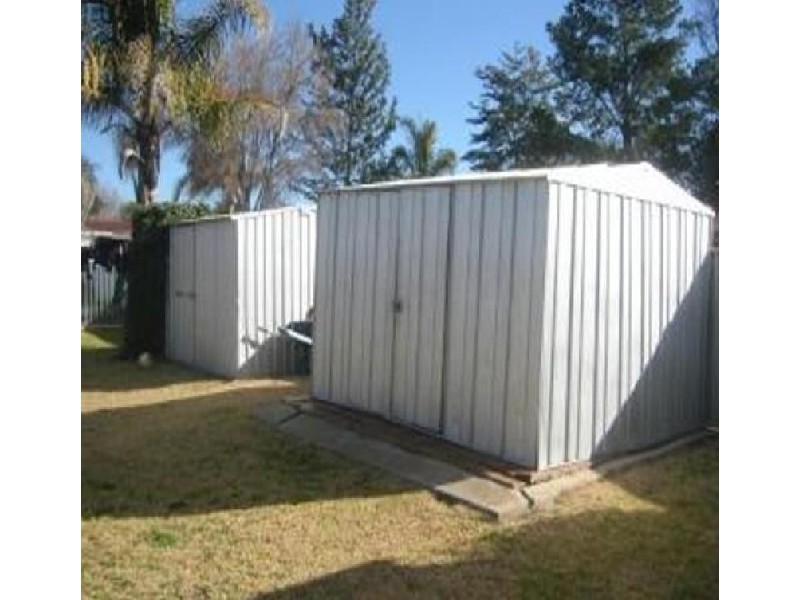 6 NOWLAND CRESCENT, Tamworth NSW 2340