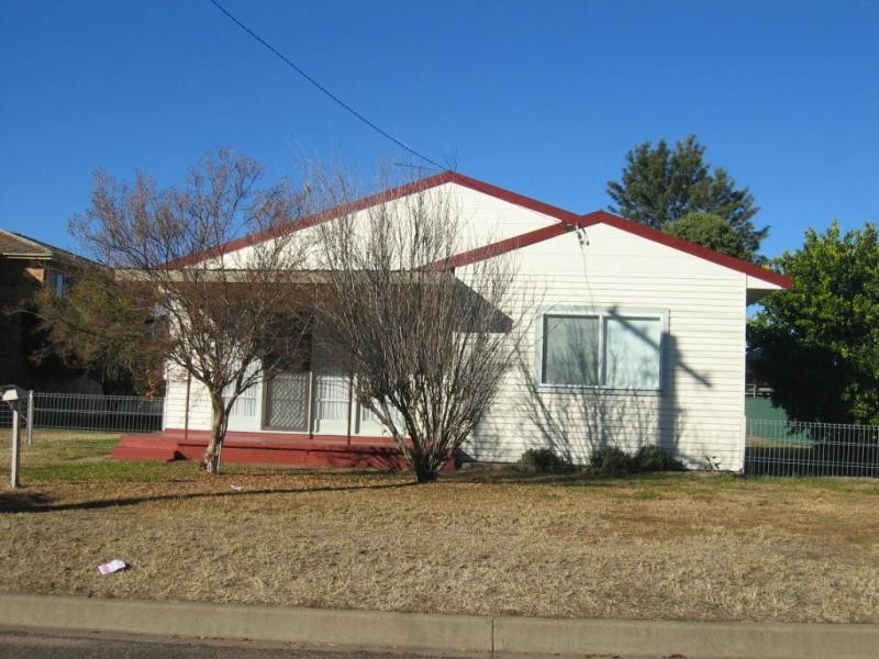 8 Anne Street, Tamworth NSW 2340