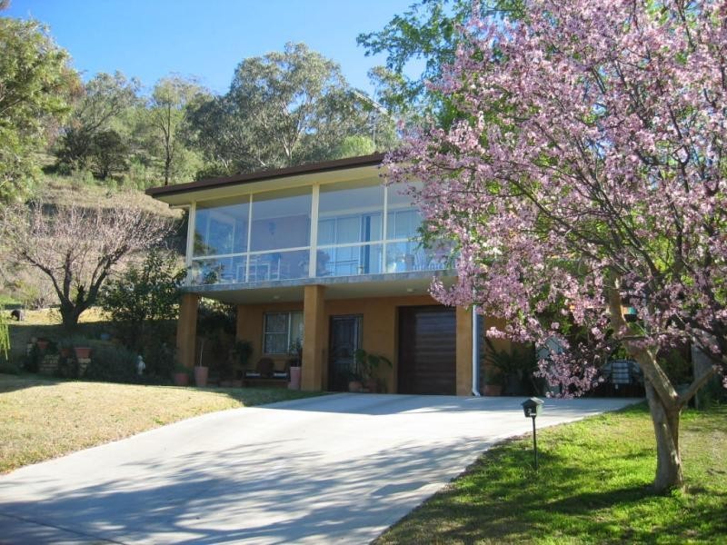 2 Dekalb Street, Tamworth NSW 2340