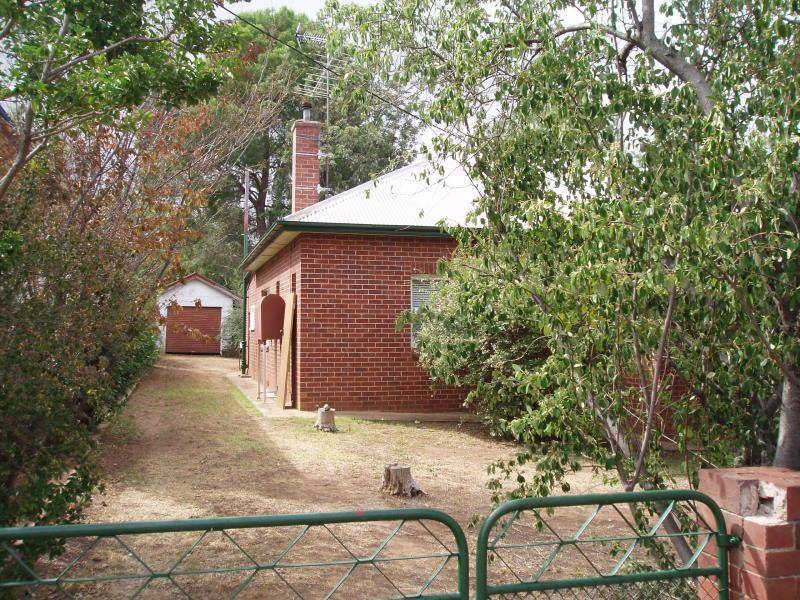 53 RODERICK STREET, Tamworth NSW 2340