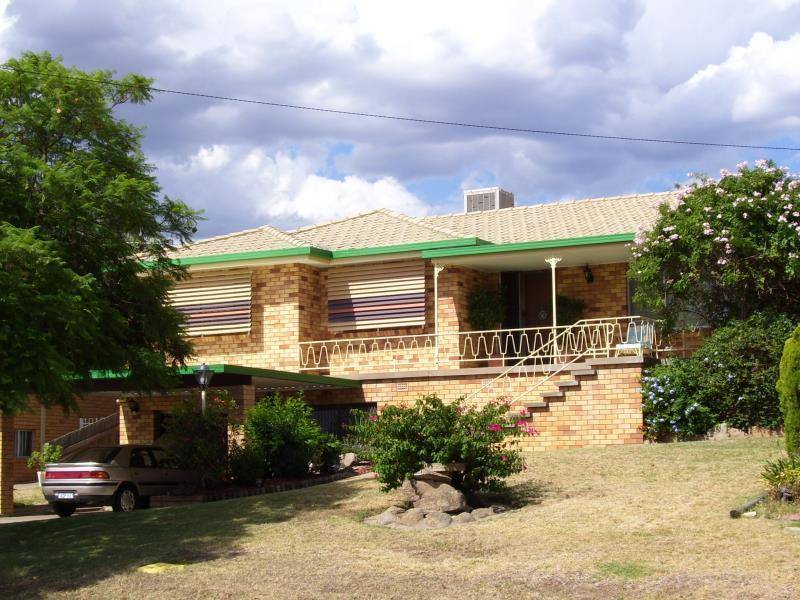 5 QUAMBI STREET, Tamworth NSW 2340