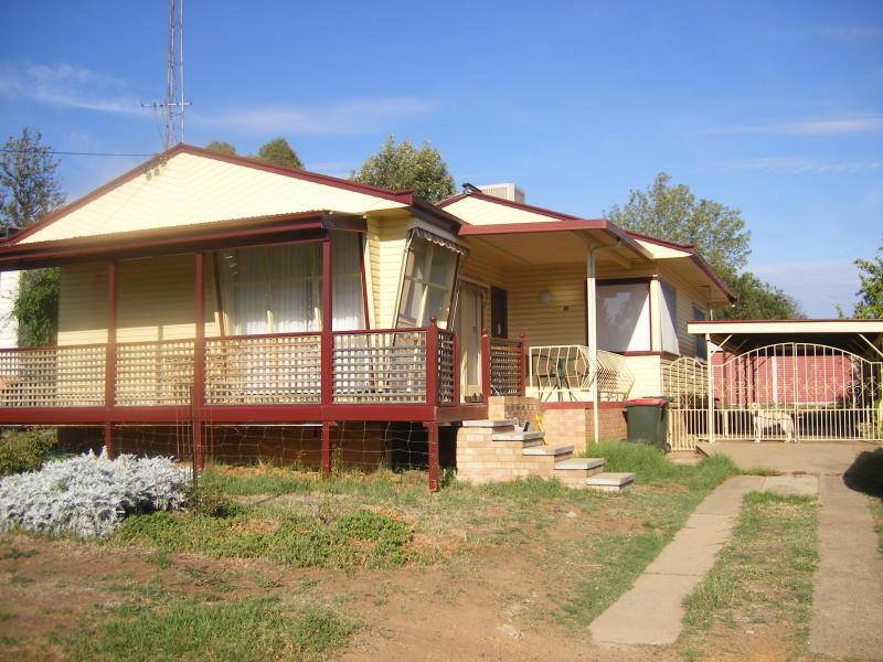 52 CROYDON AVENUE, Tamworth NSW 2340