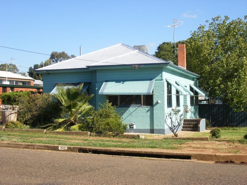 101 PIPER STREET, Tamworth NSW 2340