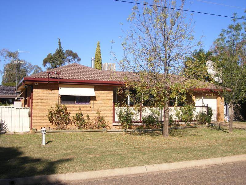 130 DURI ROAD, Tamworth NSW 2340