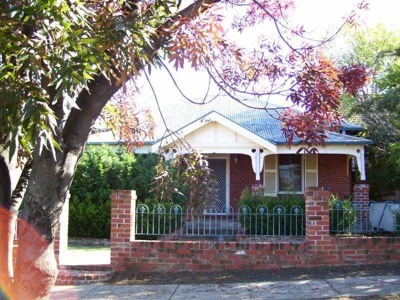 120 BRISBANE STREET, Tamworth NSW 2340